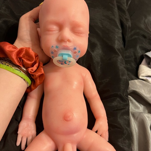 Full silicone baby reborn - Picture 5 of 7
